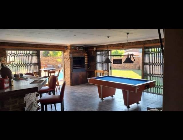 4 BEDROOM HOUSE FOR SALE IN VANDERBIJLPARK SE 3